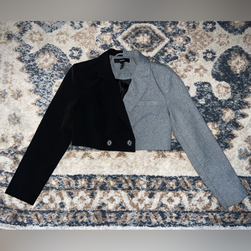 NWOT FOREVER 21 CROPPED BLAZER